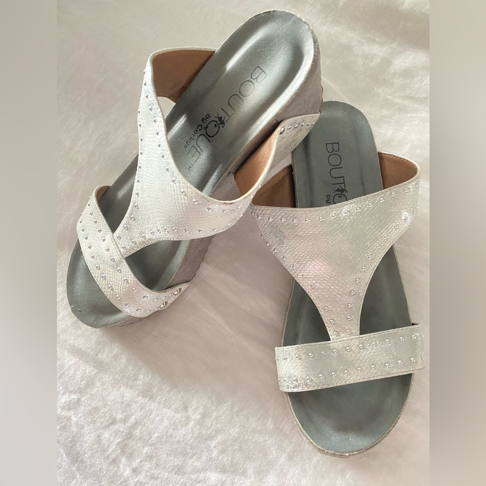 Corky Funkytime - Metallic White Smoke Free Home New without box